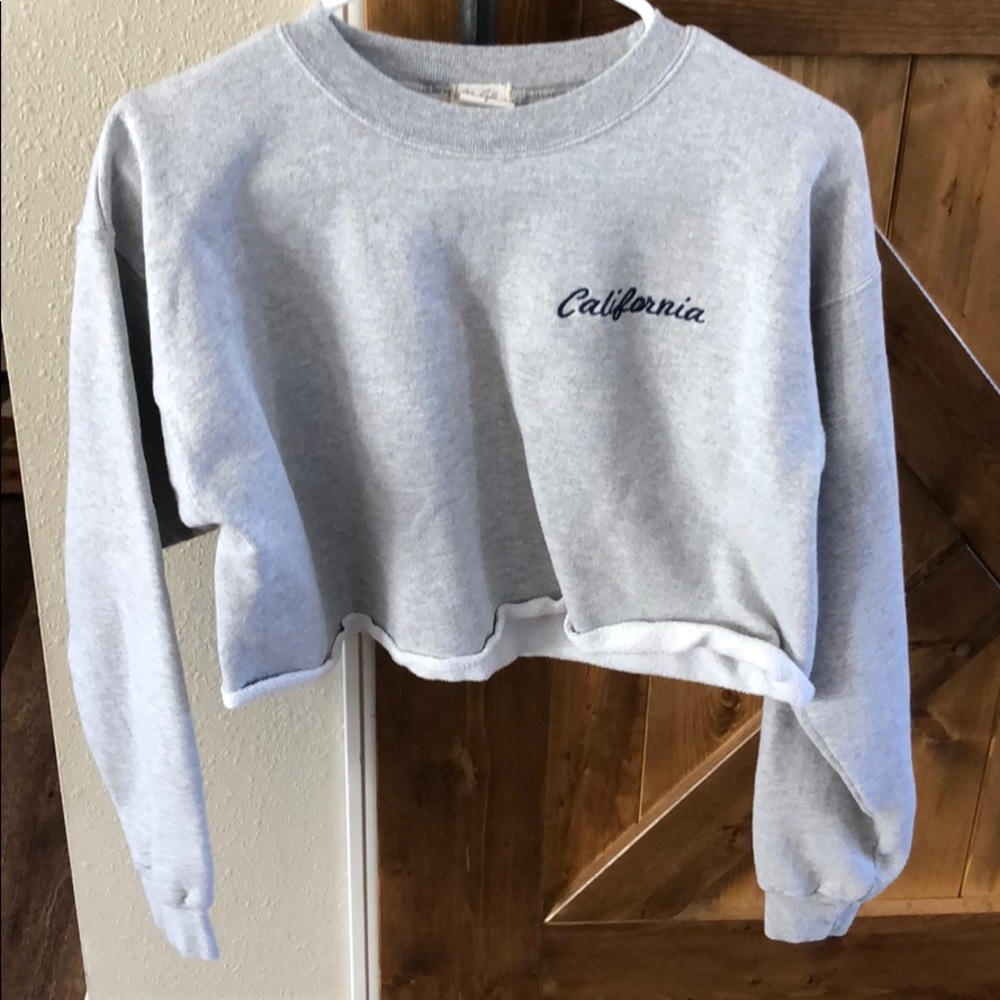 Super cute crop top!